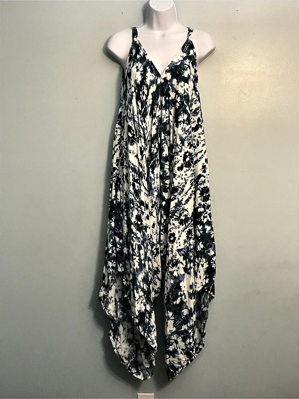 Joppa Floral Maxi Dress in Blue & White Size Small